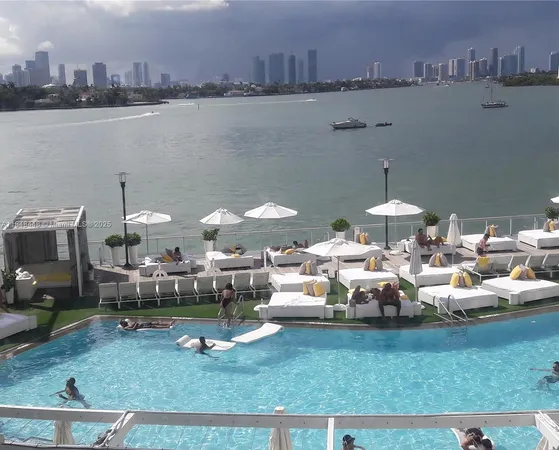 a view of ocean with city view