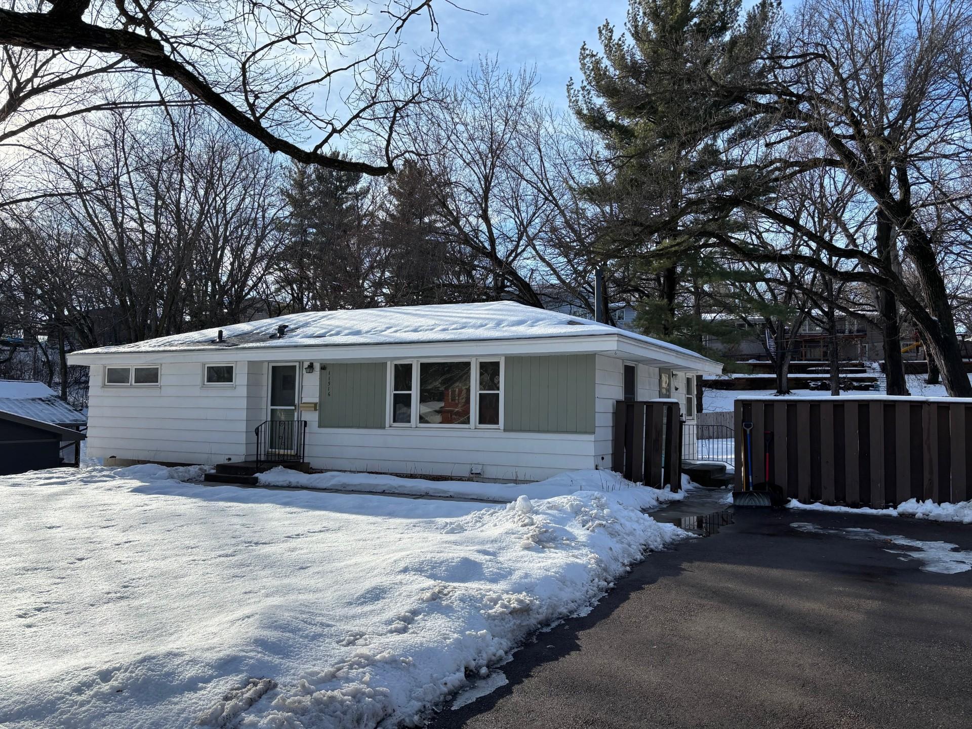 11516 Palmer Road Bloomington, MN 55437 - Photo 3 of 19