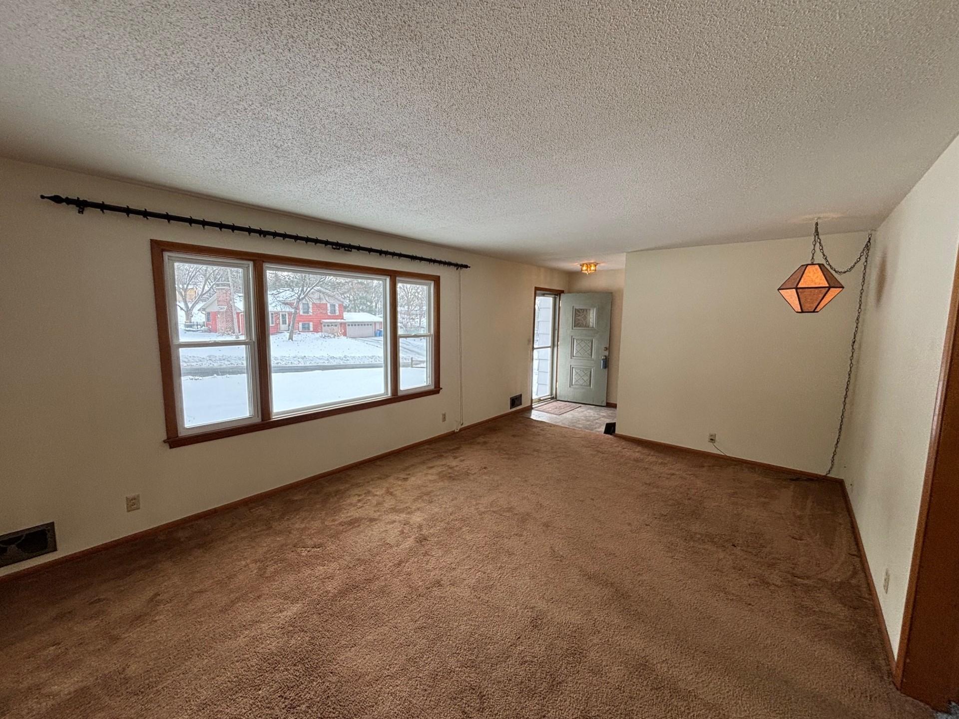 11516 Palmer Road Bloomington, MN 55437 - Photo 8 of 19