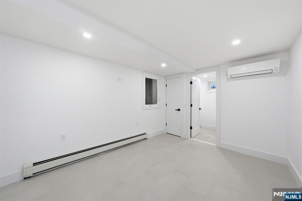 40 Magnolia Avenue Tenafly, NJ 07670 - Photo 39 of 48 an empty room with an entryway