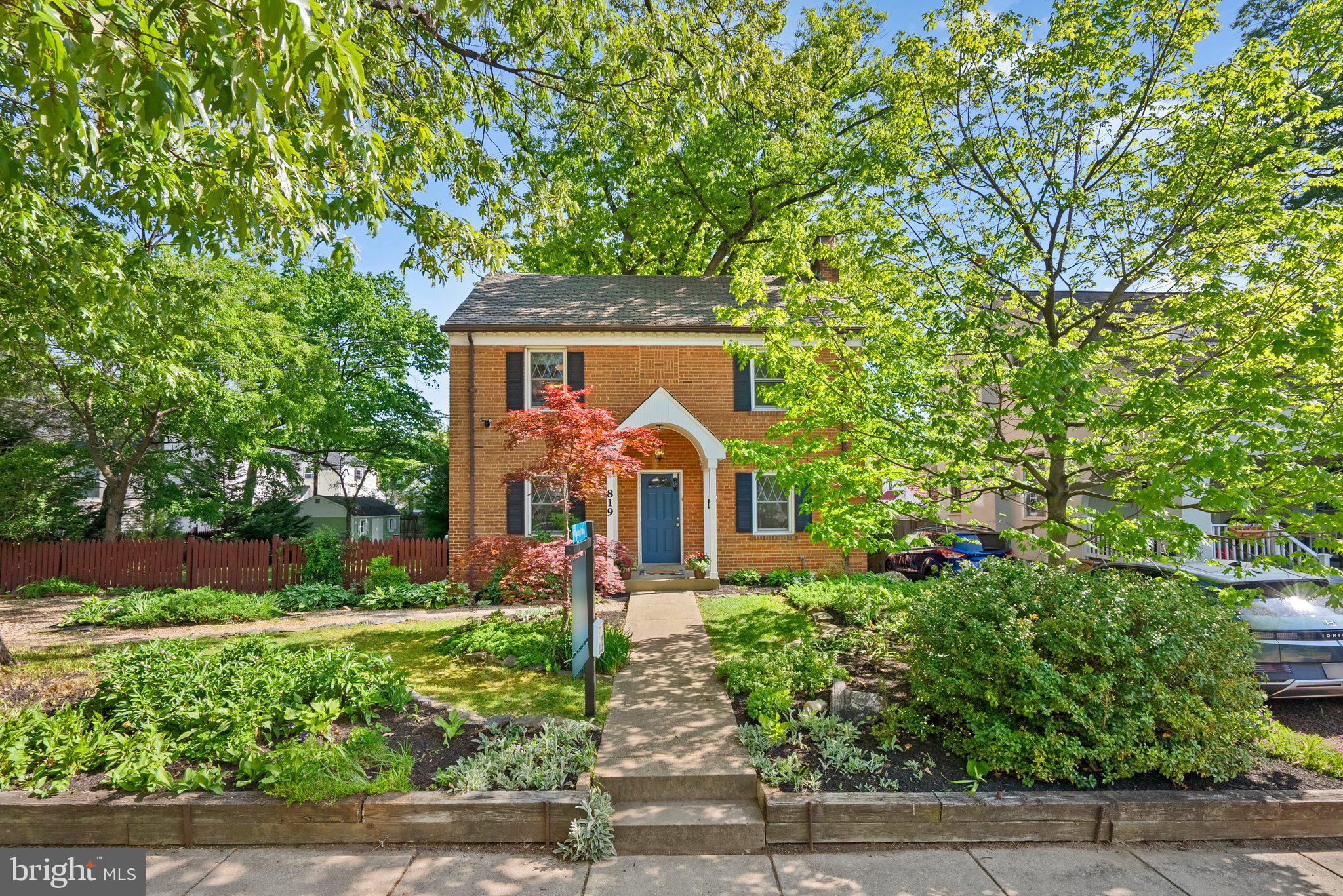 819 Islington Street Silver Spring, MD 20910 - Photo 4 of 42 Gallery Image 4
