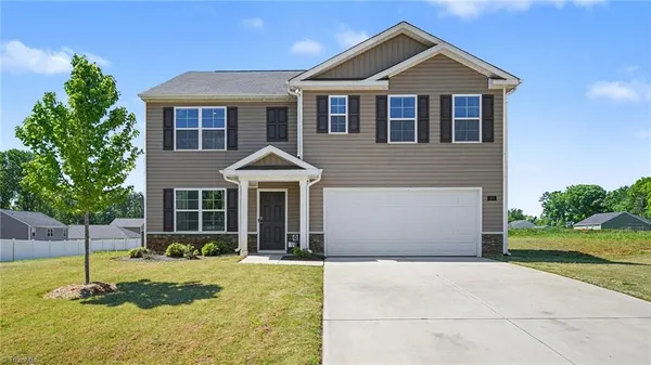 $350,000 | 161 Hickory Vw Lane, Lexington, NC 27292