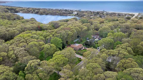 $1,595,000 | 2015 Kenneys Road, Southold, NY 11971
