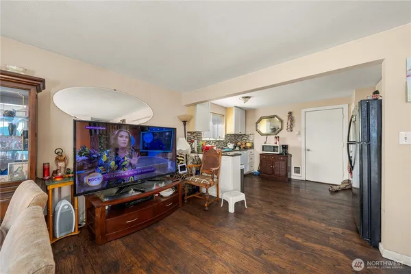 $475,000 | 1561 South 35th Street, Tacoma, WA 98418