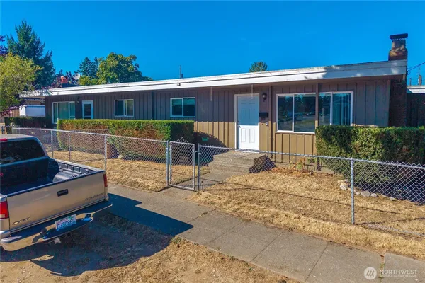 $475,000 | 1561 South 35th Street, Tacoma, WA 98418