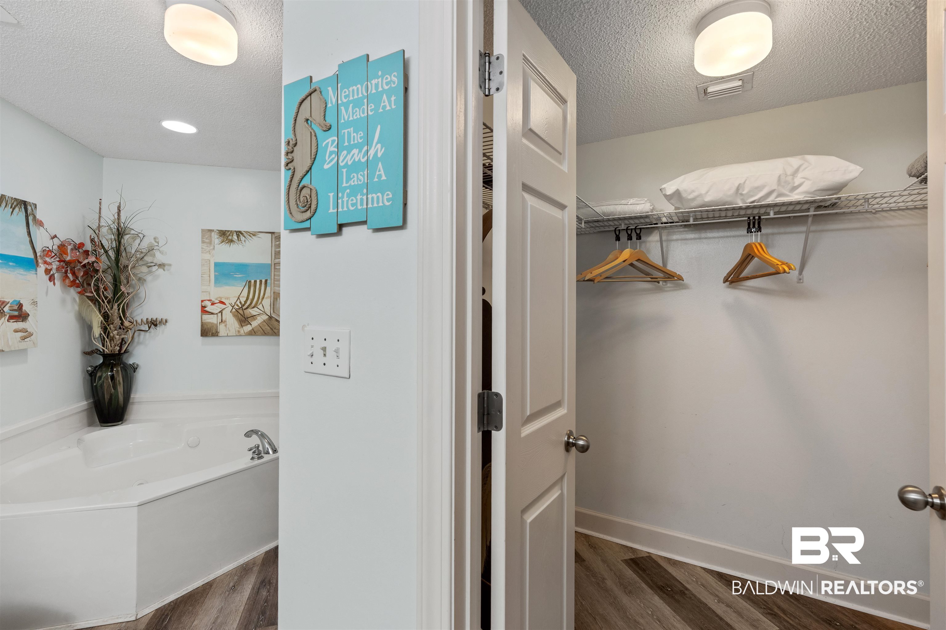 27580 Canal Road, Unit 1406 Orange Beach, AL 36561 - Photo 16 of 40 Walk in Closet