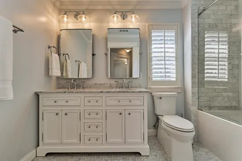 $750,000 | 19 Pipers Meadow Street, The Woodlands, TX 77382