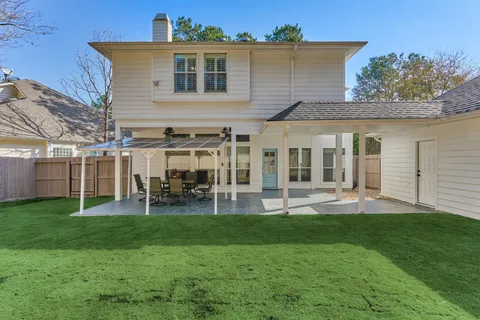 $750,000 | 19 Pipers Meadow Street, The Woodlands, TX 77382