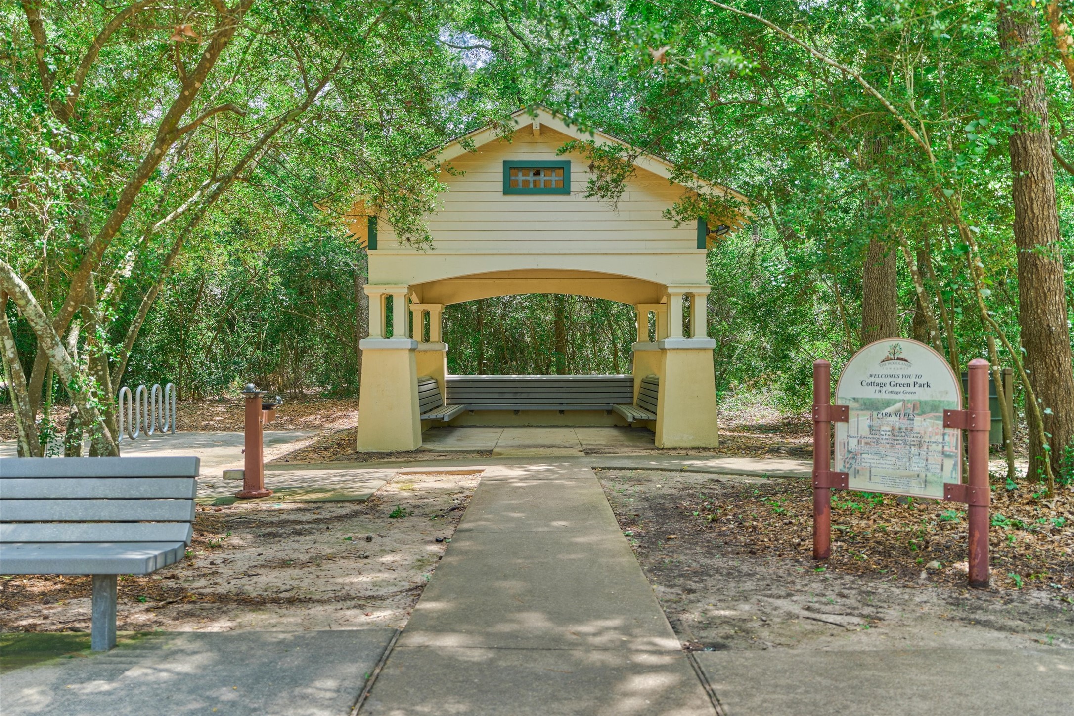 19 Pipers Meadow Street Spring, TX 77382 - Photo 44 of 50 a front view of a house with garden