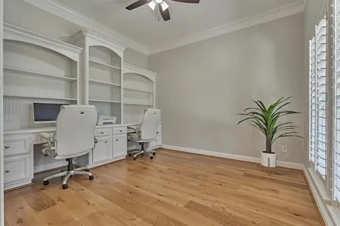 $750,000 | 19 Pipers Meadow Street, The Woodlands, TX 77382