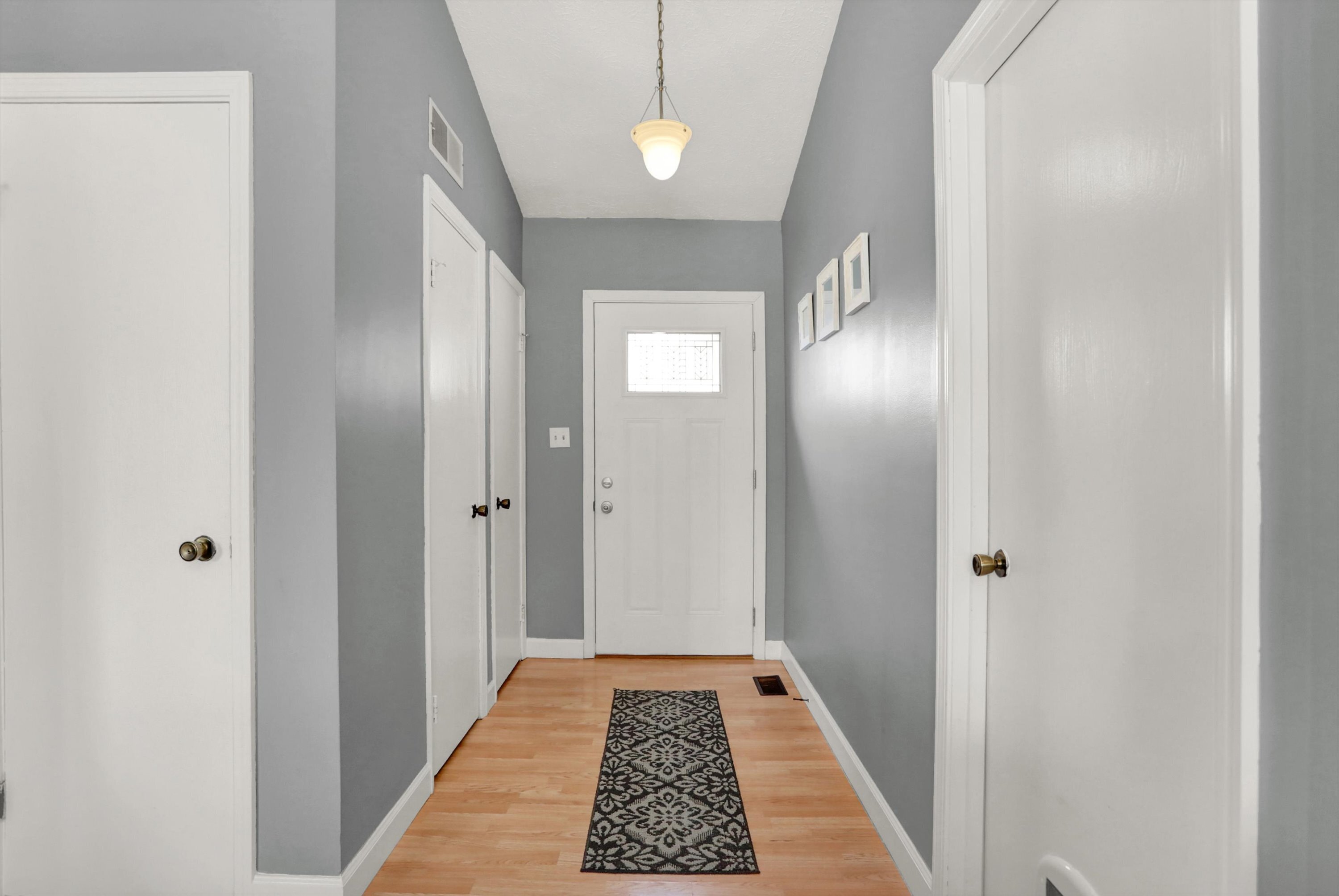 317 Georgetown Road Greenwood, IN 46142 - Photo 4 of 38 Gallery Image 4