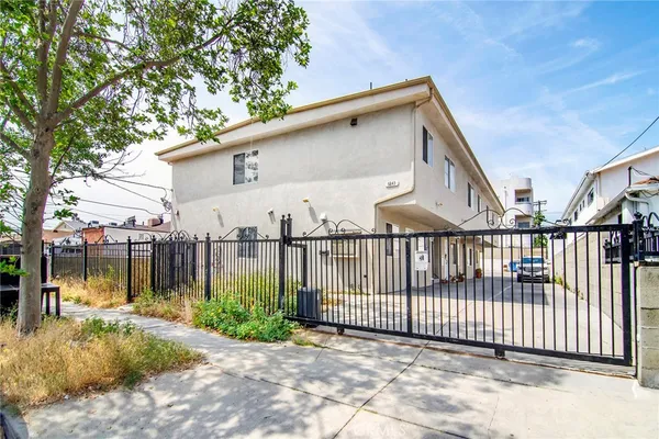 $2,900 | 6843 Agnes Avenue, Unit 2, North Hollywood, CA 91605