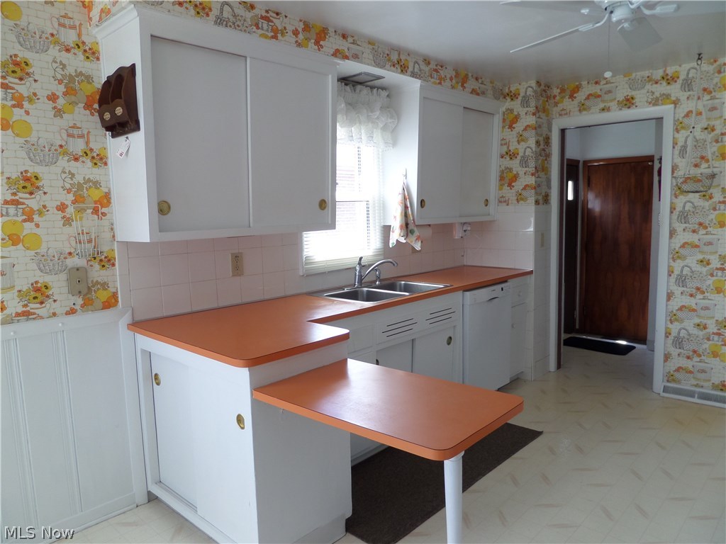 1903 Brainard Road Cleveland, OH 44124 - Photo 9 of 25