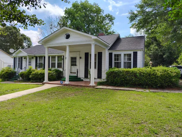 $220,000 | 406 Thames Street, Manning, SC 29102