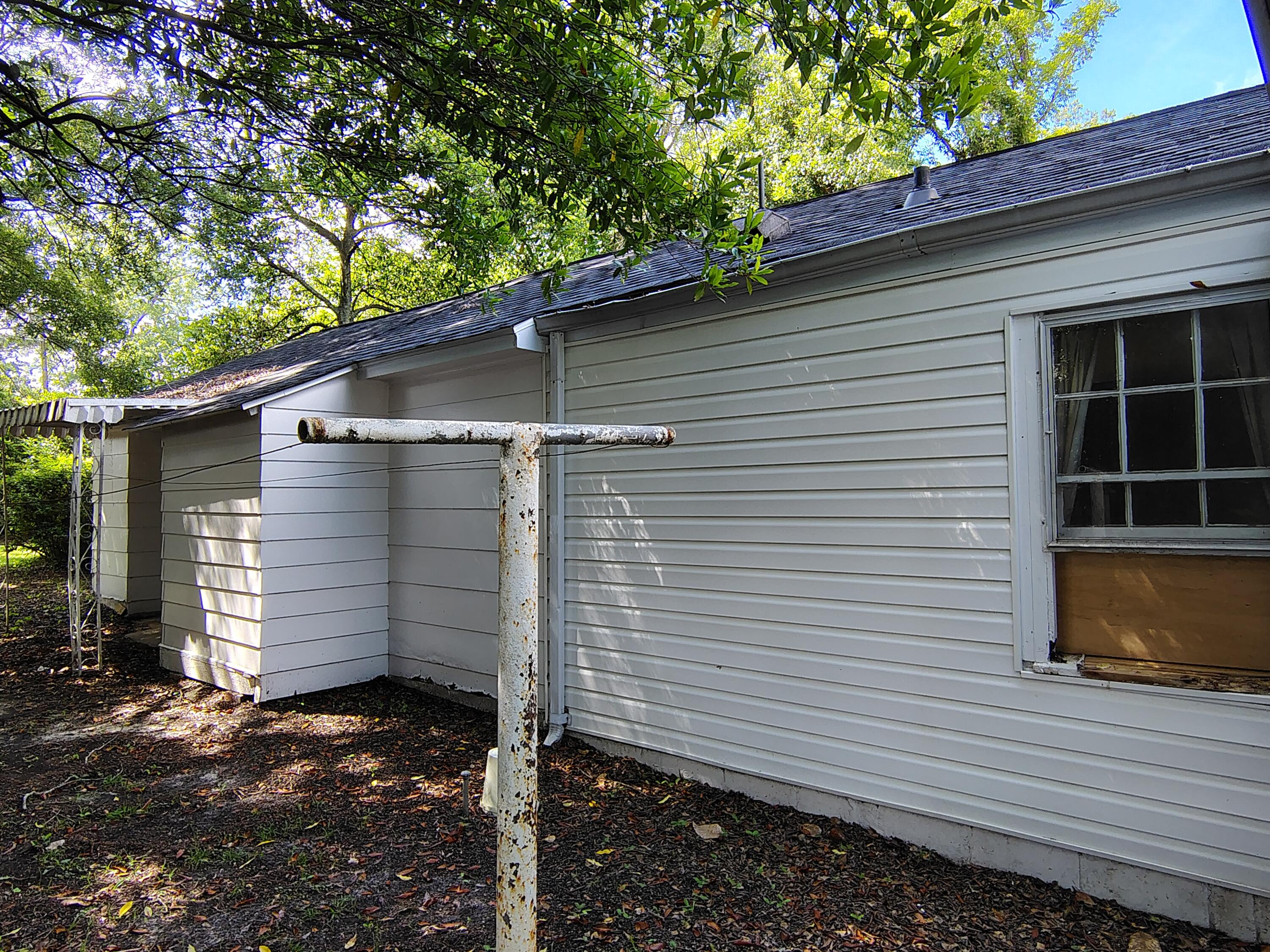 406 Thames Street Manning, SC 29102 - Photo 13 of 71 IMG_20250617_104659203_HDR
