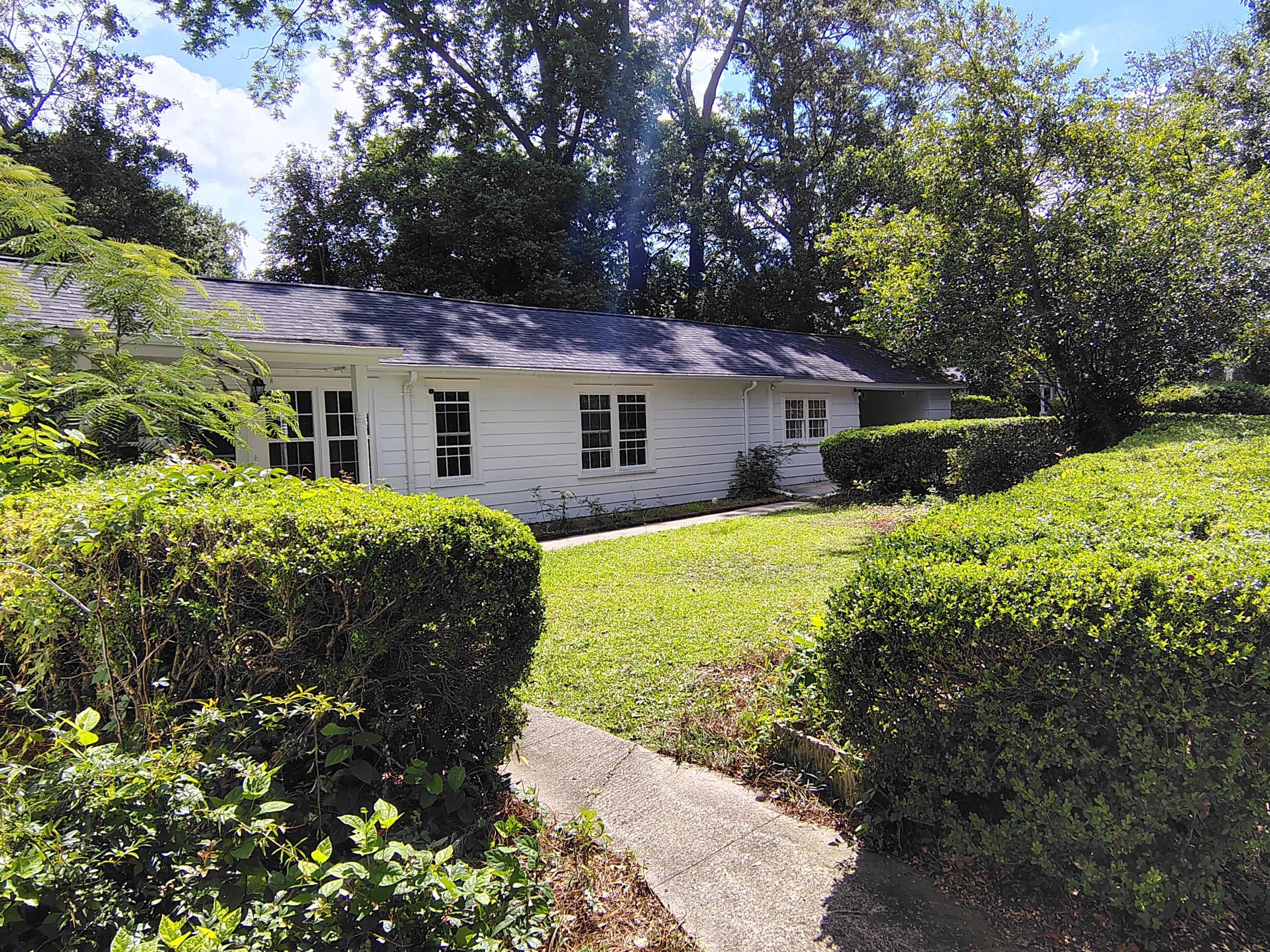 406 Thames Street Manning, SC 29102 - Photo 17 of 71 IMG_20250617_104852725_HDR