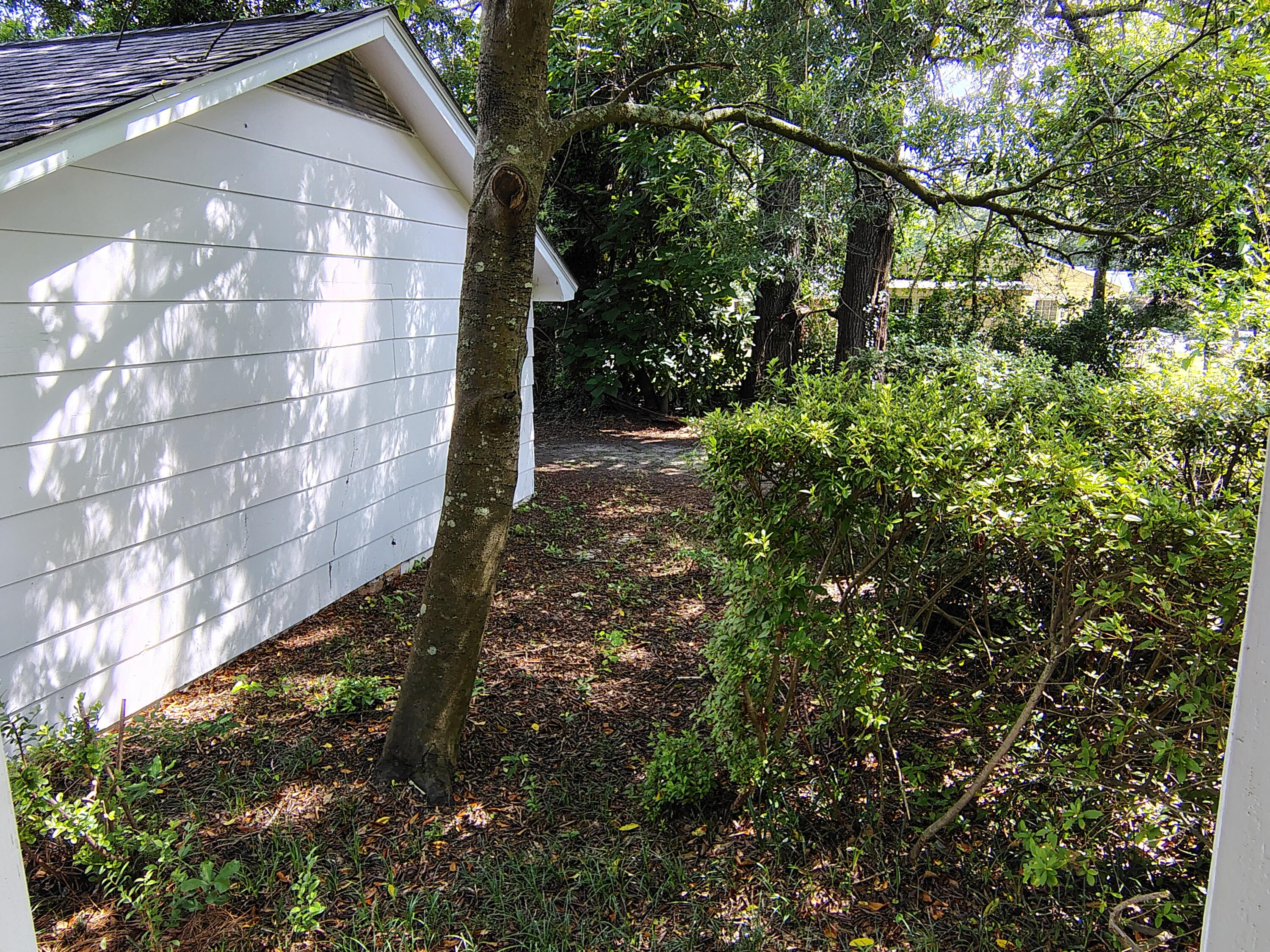 406 Thames Street Manning, SC 29102 - Photo 25 of 71 IMG_20250617_105031077_HDR