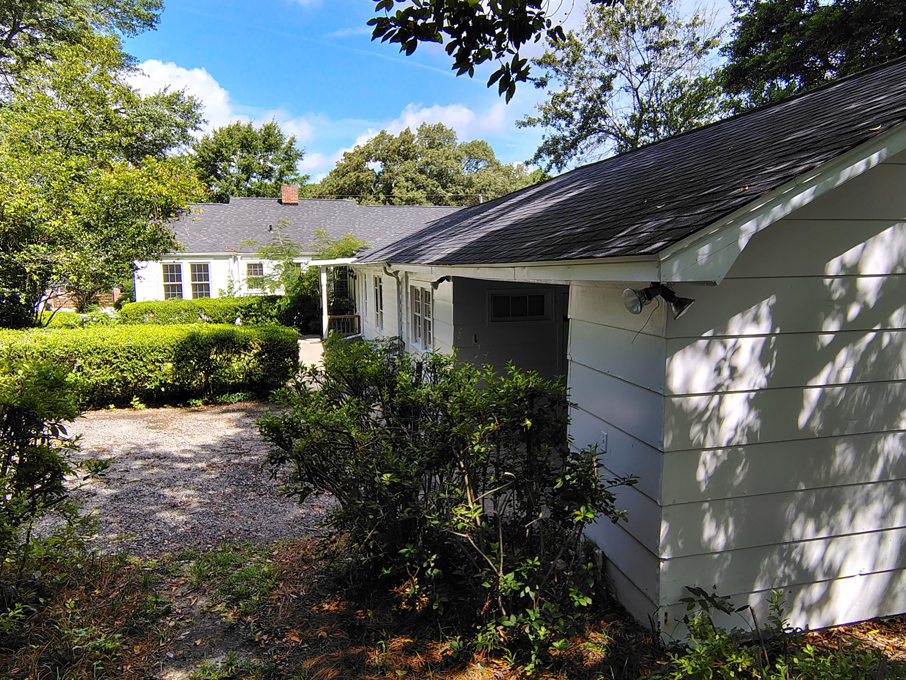 406 Thames Street Manning, SC 29102 - Photo 26 of 71 IMG_20250617_105038774_HDR