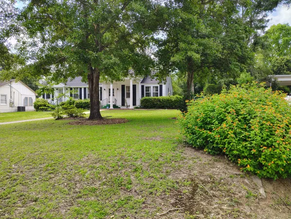 $220,000 | 406 Thames Street, Manning, SC 29102