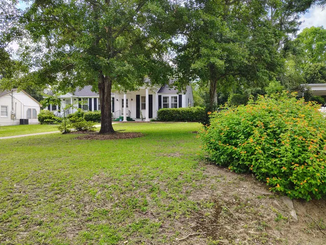 $220,000 | 406 Thames Street, Manning, SC 29102