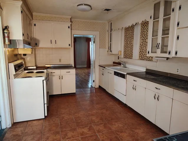 $220,000 | 406 Thames Street, Manning, SC 29102