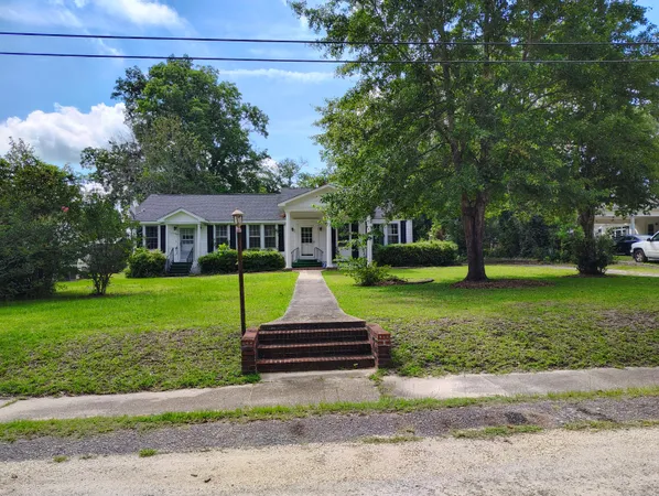 $220,000 | 406 Thames Street, Manning, SC 29102