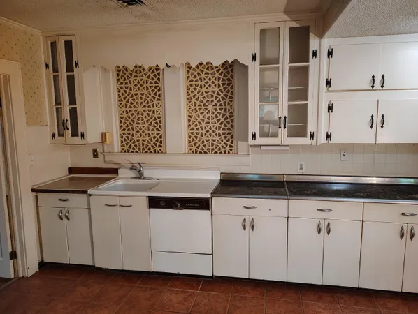 $220,000 | 406 Thames Street, Manning, SC 29102