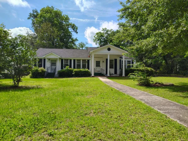 $220,000 | 406 Thames Street, Manning, SC 29102