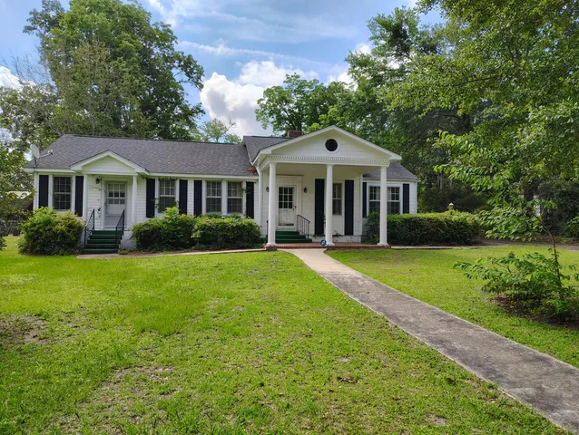 $220,000 | 406 Thames Street, Manning, SC 29102