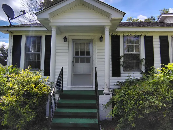 $220,000 | 406 Thames Street, Manning, SC 29102