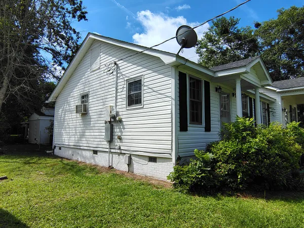 $220,000 | 406 Thames Street, Manning, SC 29102