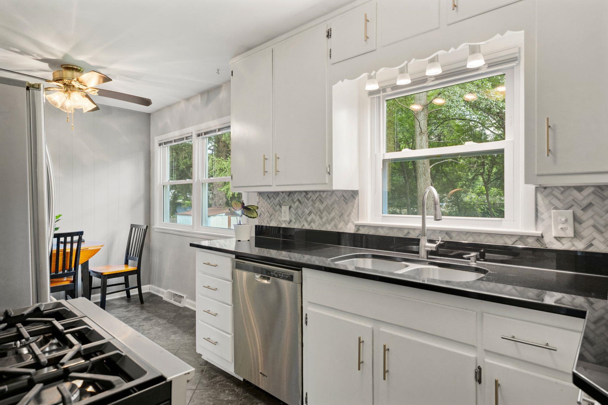 621 South Segoe Road Madison, WI 53711 - Photo 9 of 52 Gallery Image 9