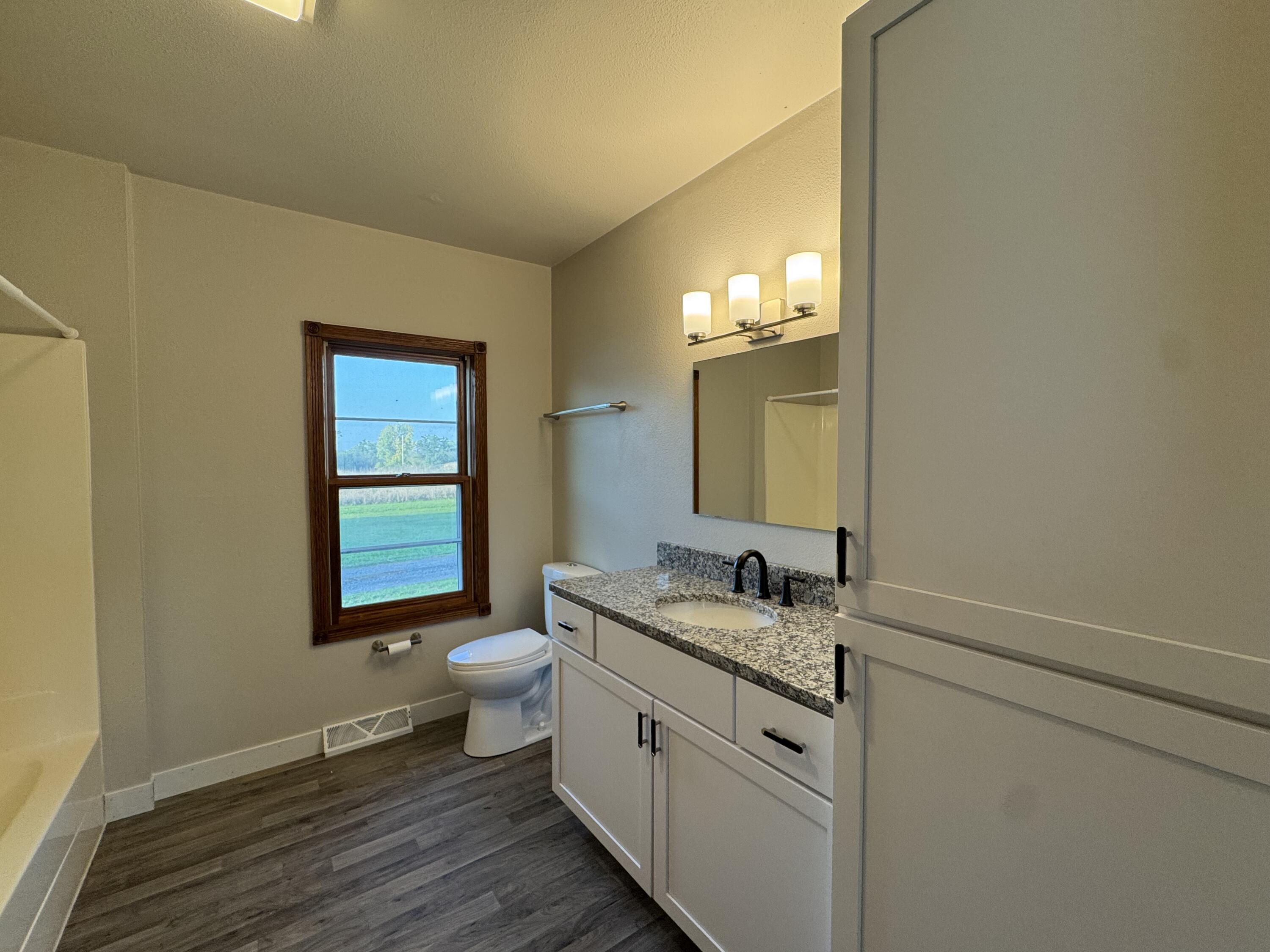 N5151 County Rd J Burns, WI 54614 - Photo 6 of 14 IMG_2892