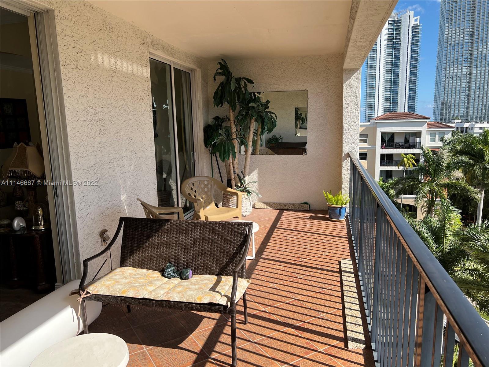 17100 North Bay Road, Unit 1701 Sunny Isles Beach, FL 33160 - Photo 14 of 84