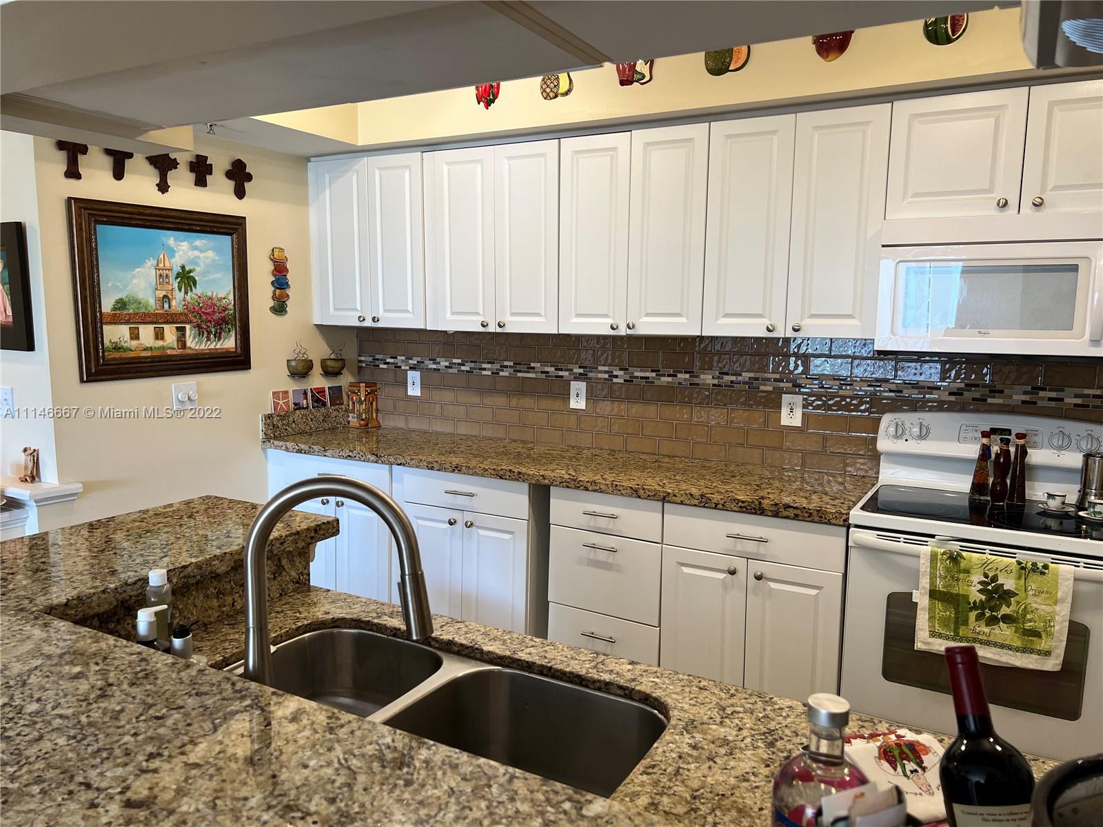 17100 North Bay Road, Unit 1701 Sunny Isles Beach, FL 33160 - Photo 15 of 84