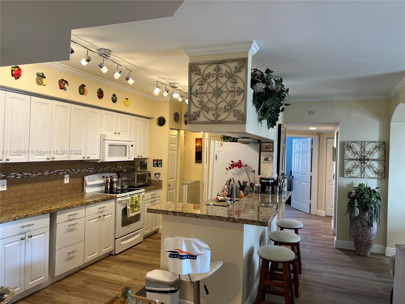 17100 North Bay Road, Unit 1701 Sunny Isles Beach, FL 33160 - Photo 47 of 84