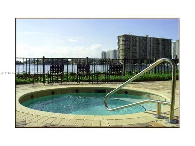 17100 North Bay Road, Unit 1701 Sunny Isles Beach, FL 33160 - Photo 62 of 84