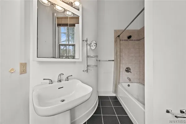 $314,900 | 125 Edward Street, Unit 1J, Buffalo, NY 14201