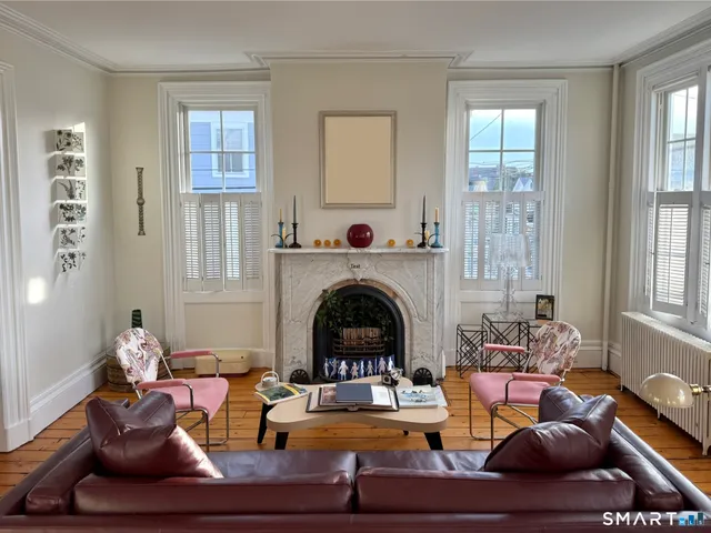 $2,250 | 137 Water Street, Unit 2, Stonington, CT 06378