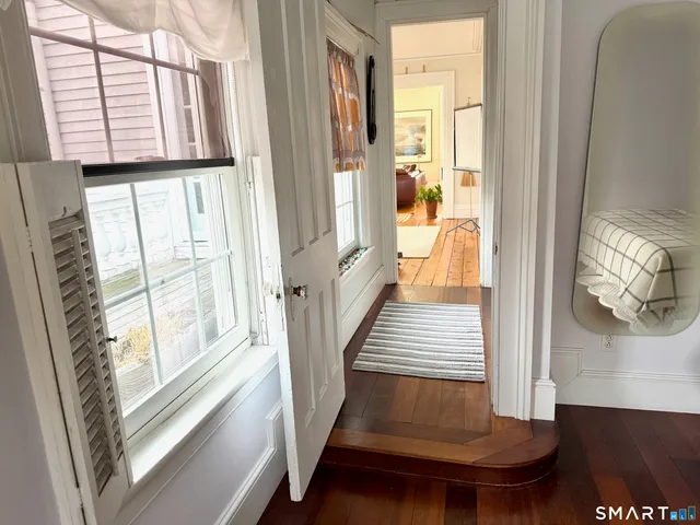 $2,250 | 137 Water Street, Unit 2, Stonington, CT 06378