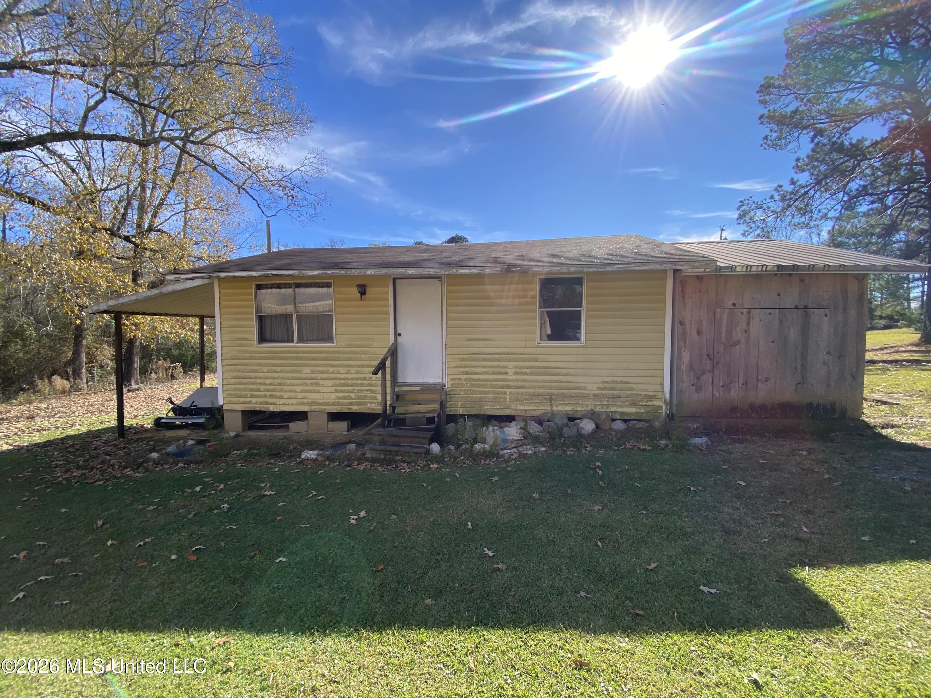 2325 Lindsey Road Morton, MS 39117 - Photo 4 of 16 IMG_3178