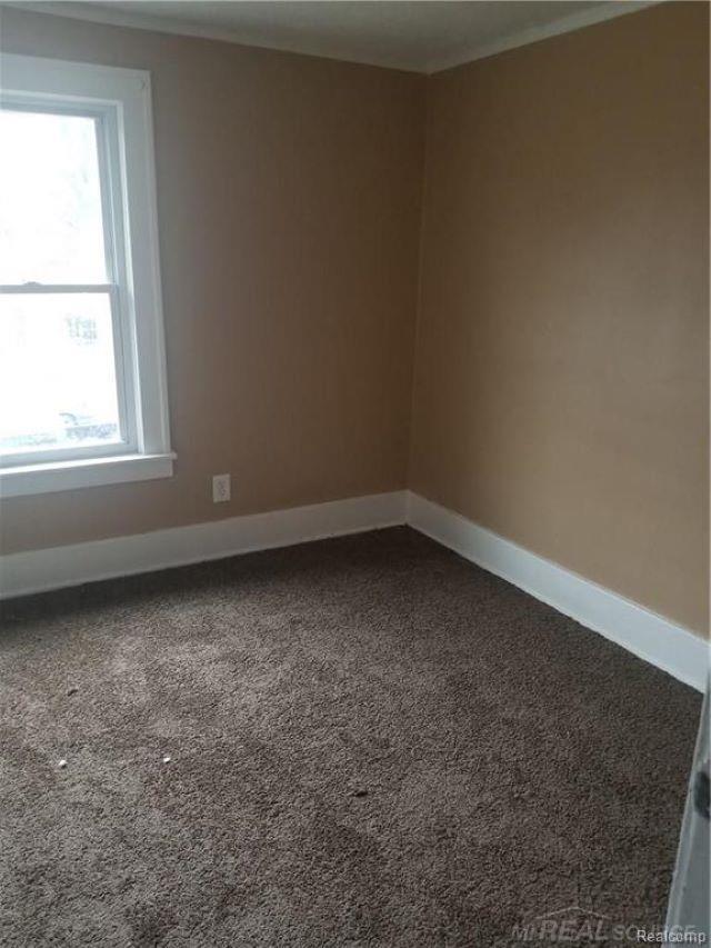 16524 Robson Street Detroit, MI 48235 - Photo 5 of 11