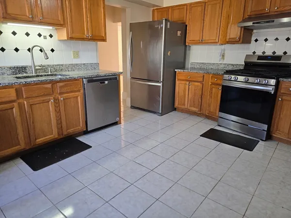 $3,100 | 38 Milton Street, Unit 1, North Andover, MA 01845