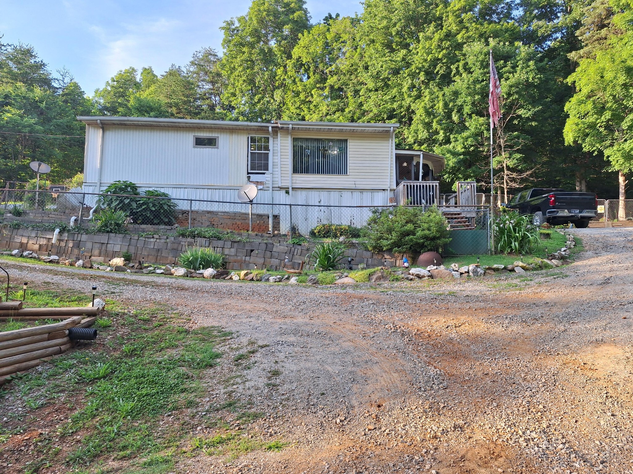 948 Wilson Station Road Englewood, TN 37329 - Photo 3 of 37