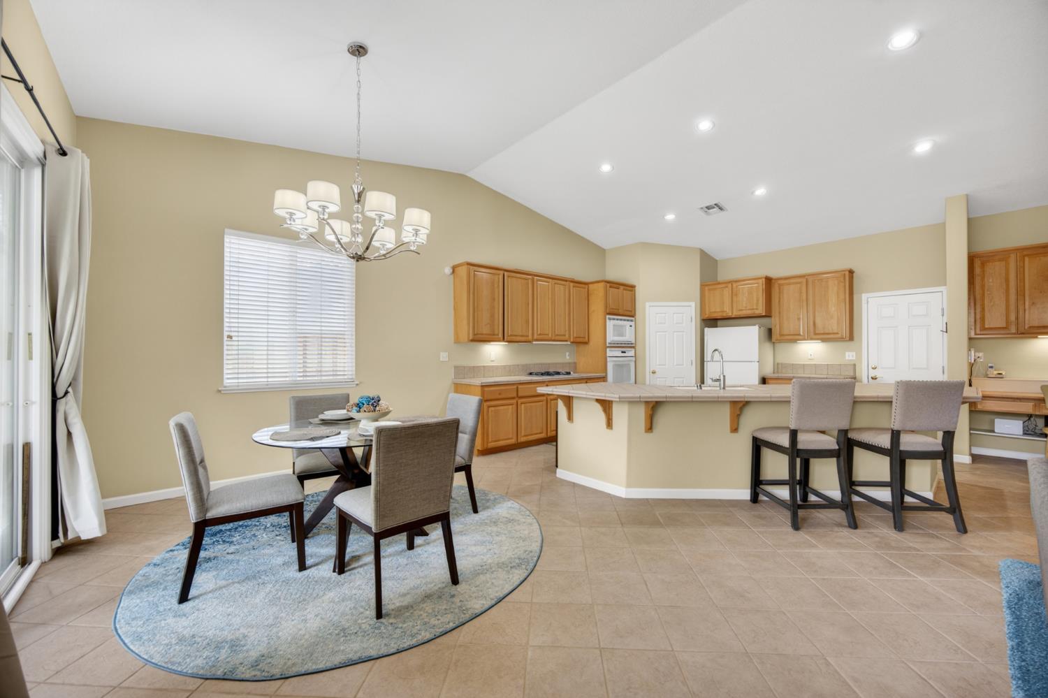34 Riverscape Court Sacramento, CA 95833 - Photo 11 of 61