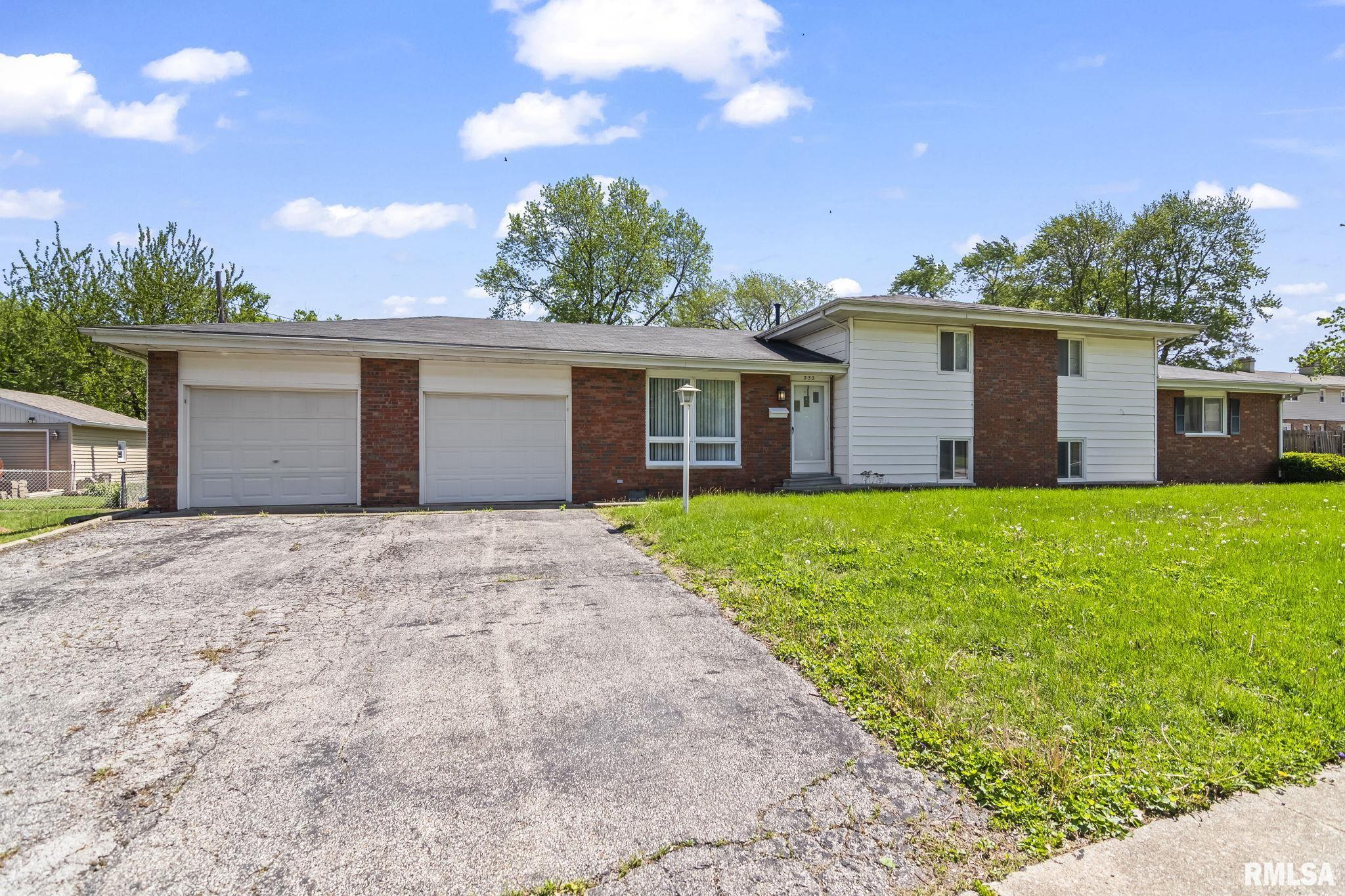 232 Dickinson Road Springfield, IL 62704 - Photo 2 of 39 Gallery Image 2