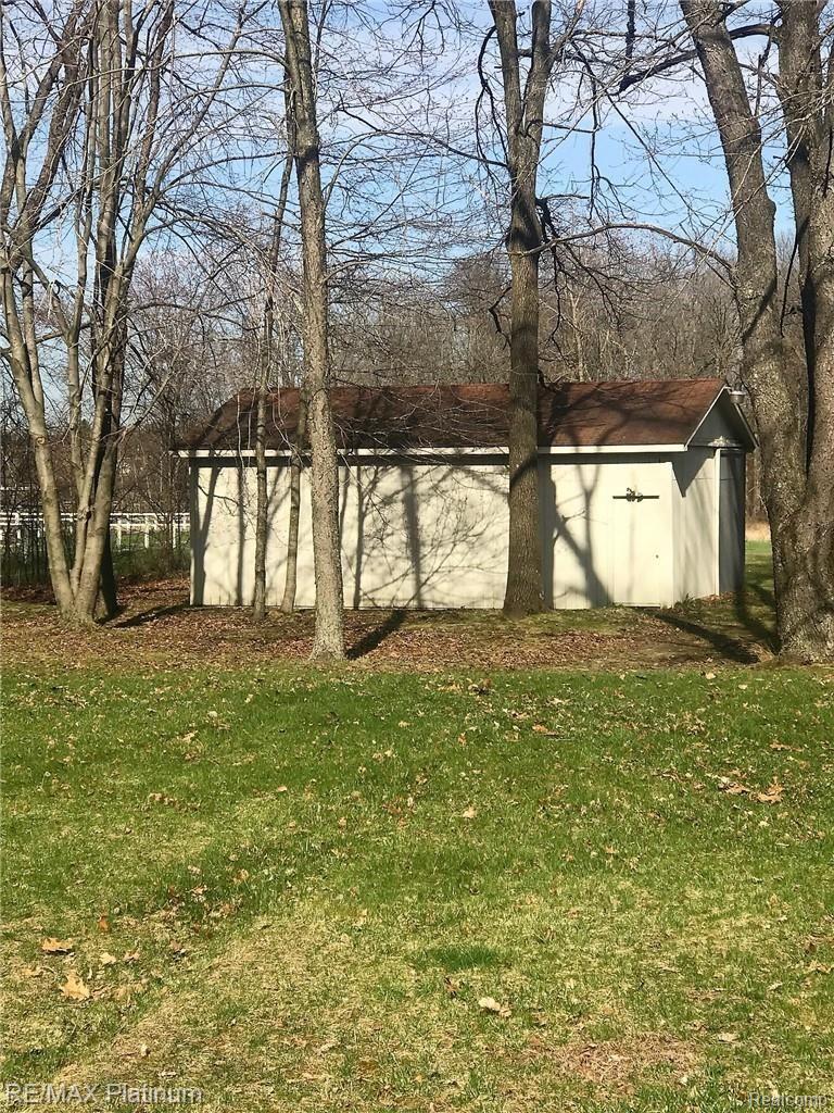 20155 Tipsico Lake Road Holly, MI 48442 - Photo 26 of 34 IMG_2625.jpg