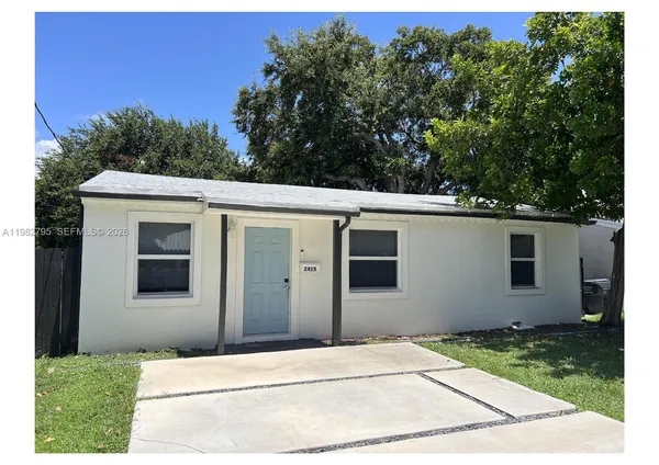 $2,900 | 2415 Grant Street, Hollywood, FL 33020