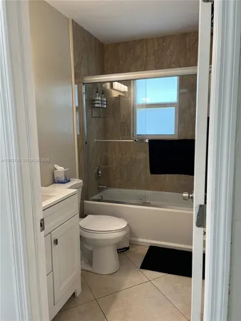 $2,900 | 2415 Grant Street, Hollywood, FL 33020