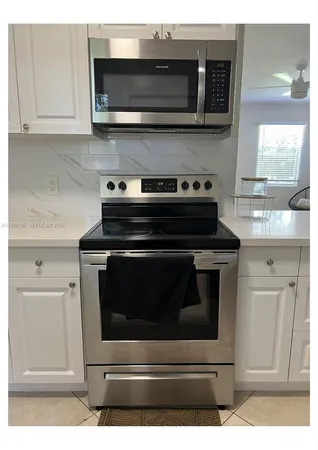 $2,900 | 2415 Grant Street, Hollywood, FL 33020